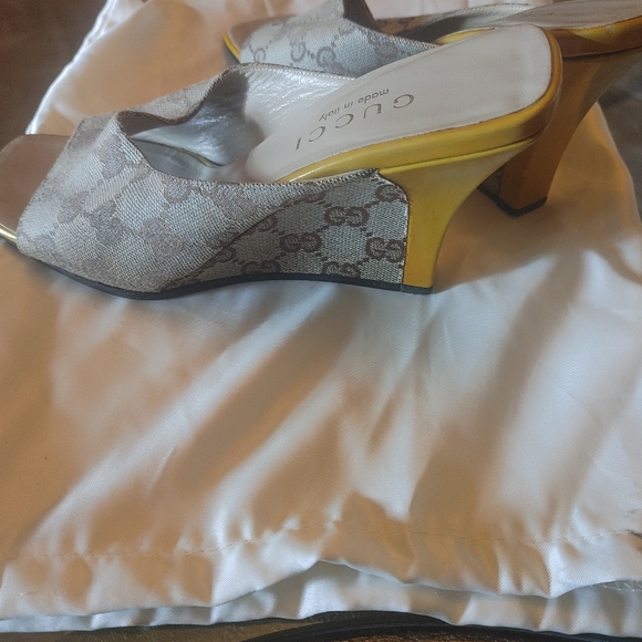 Shoes - Picture 2 of 6